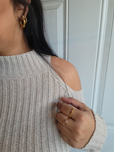 Load image into Gallery viewer, Amira hoops